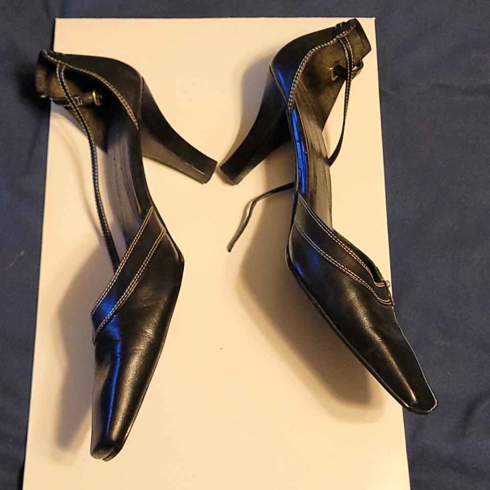 Bandolino black ankle strap 3in heals, size 7